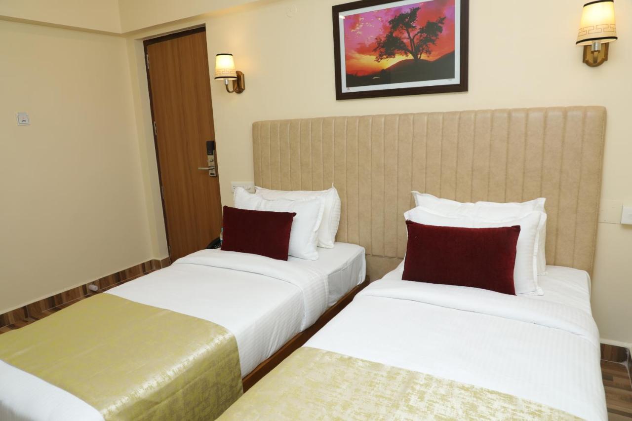 Gadiraju Palace Convention Centre & Hotel Visakhapatnam Dış mekan fotoğraf