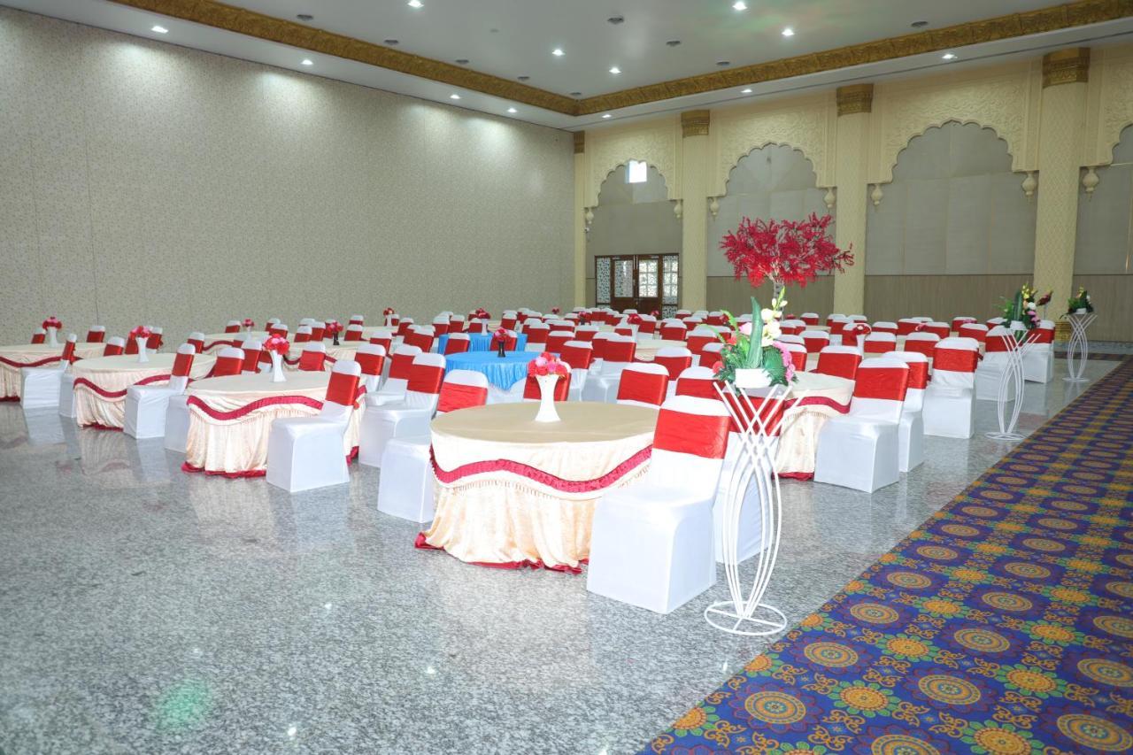 Gadiraju Palace Convention Centre & Hotel Visakhapatnam Dış mekan fotoğraf