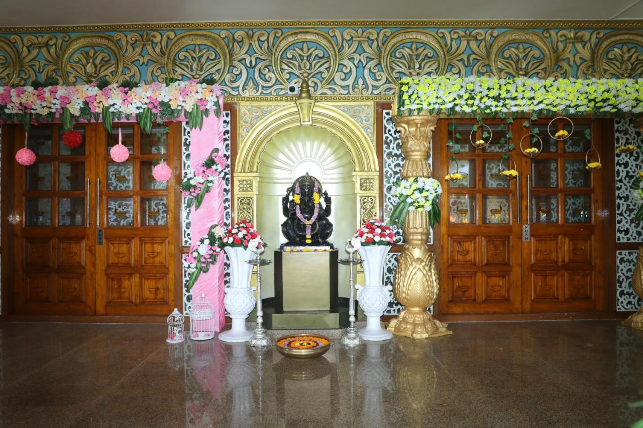 Gadiraju Palace Convention Centre & Hotel Visakhapatnam Dış mekan fotoğraf