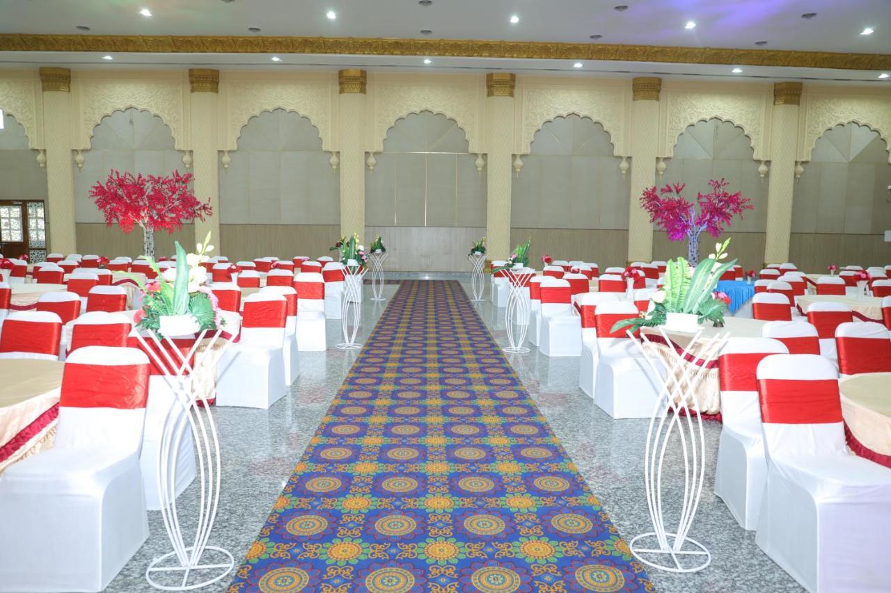 Gadiraju Palace Convention Centre & Hotel Visakhapatnam Dış mekan fotoğraf