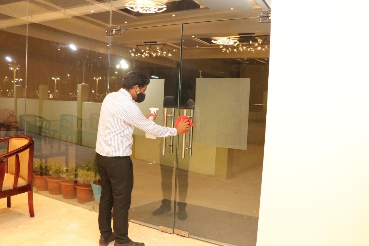 Gadiraju Palace Convention Centre & Hotel Visakhapatnam Dış mekan fotoğraf