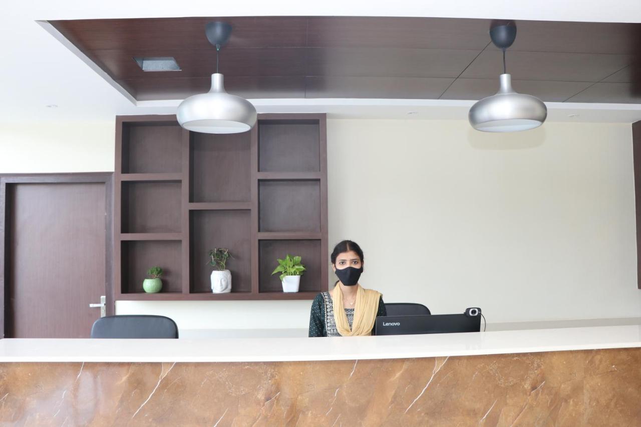 Gadiraju Palace Convention Centre & Hotel Visakhapatnam Dış mekan fotoğraf
