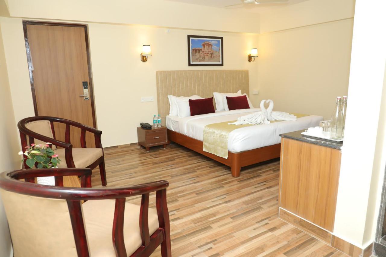 Gadiraju Palace Convention Centre & Hotel Visakhapatnam Dış mekan fotoğraf