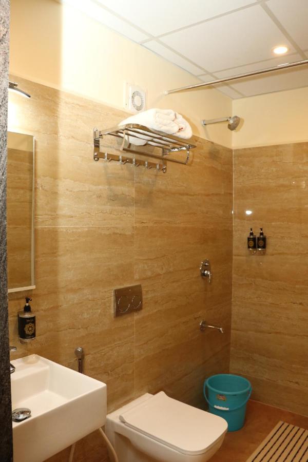 Gadiraju Palace Convention Centre & Hotel Visakhapatnam Dış mekan fotoğraf
